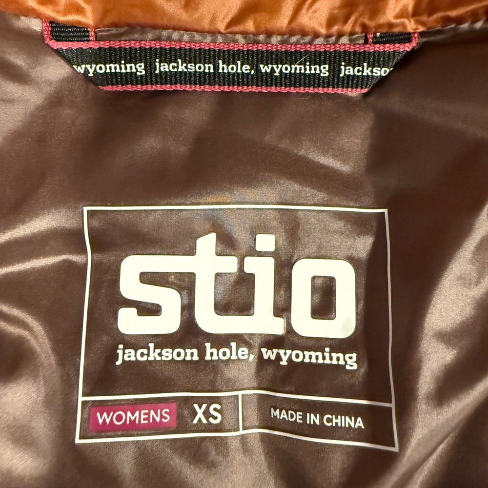 Stio Women's Rust Puffer Jacket